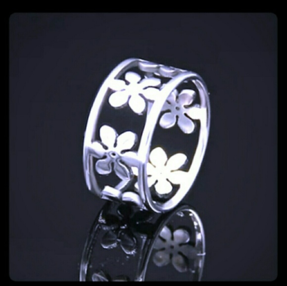 💖Restocked!!💖Titanium Stainless Steel Ring - Picture 7 of 8